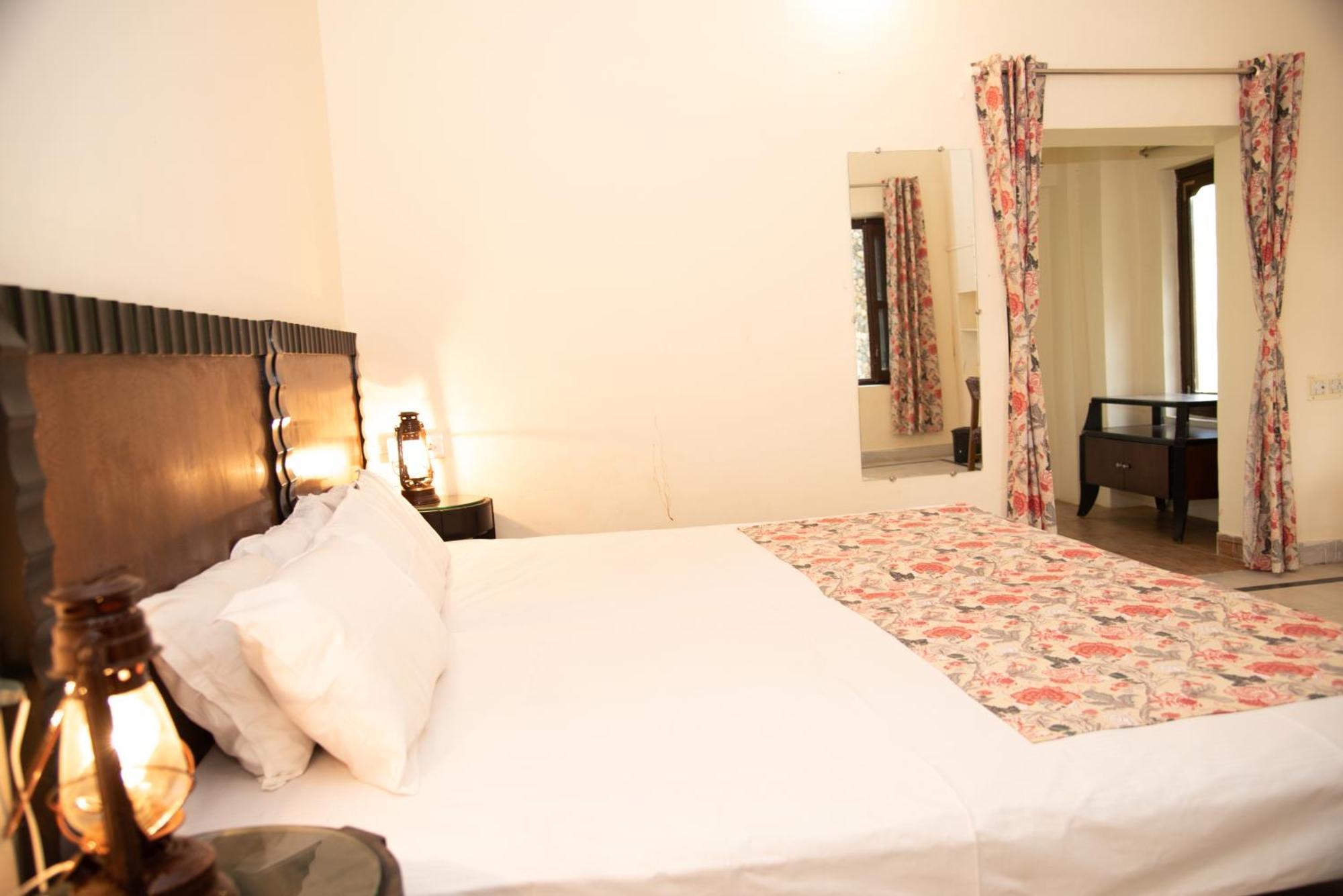 Shivika Lake Hotel Ranakpur Sādri Exterior foto