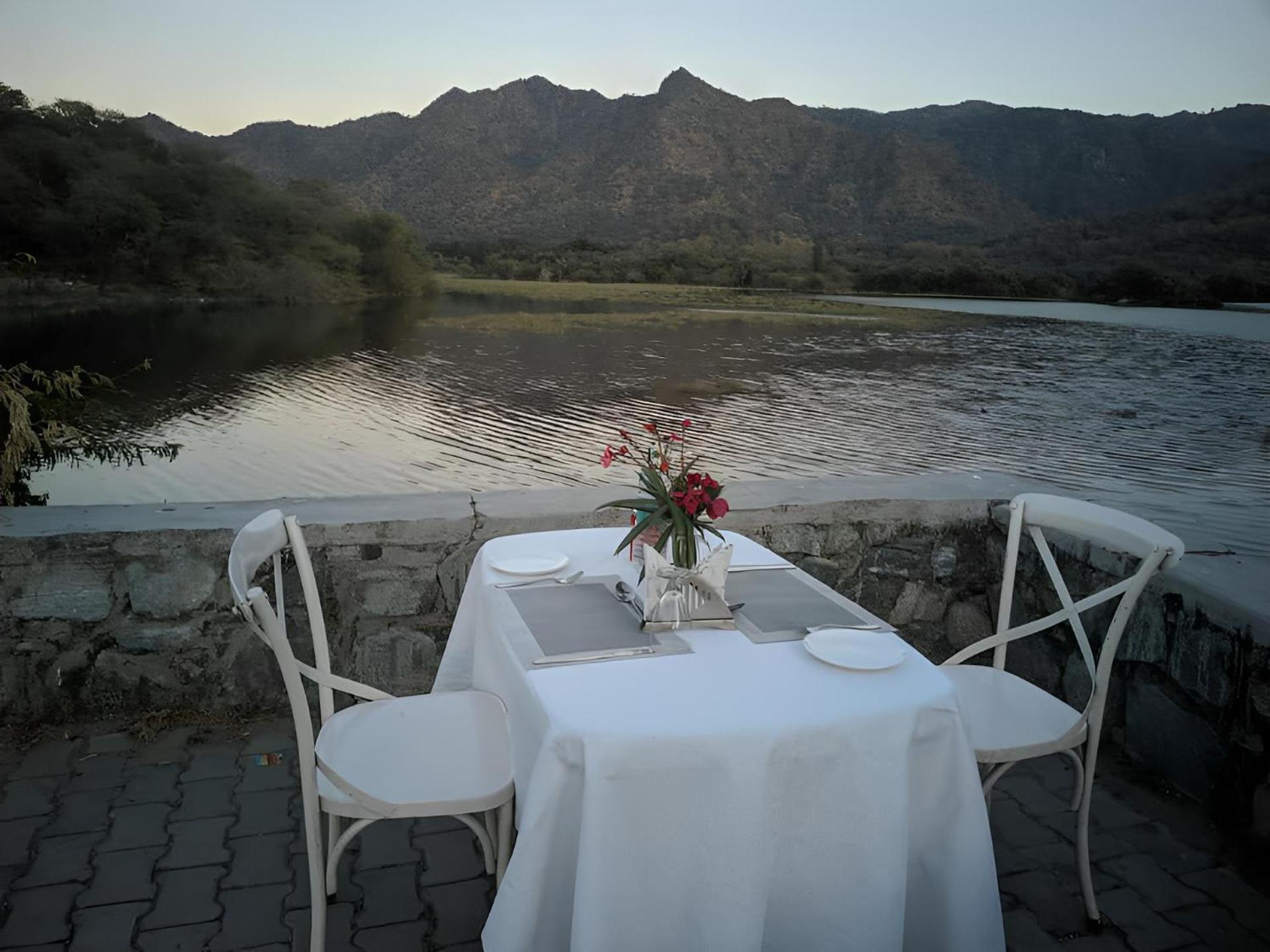 Shivika Lake Hotel Ranakpur Sādri Exterior foto